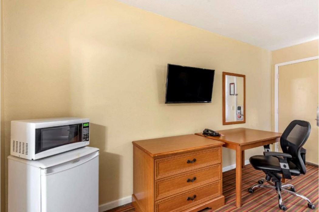 Econo Lodge Erlanger - Cincinnati Airport 13/18