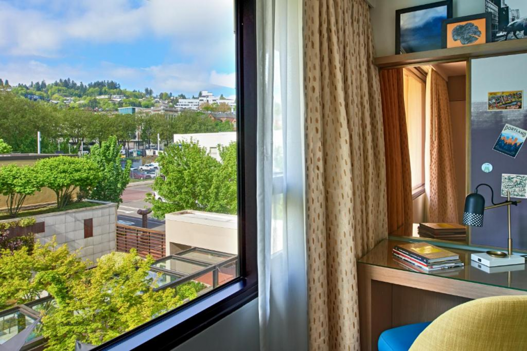 The Hotel Zags Portland 12/48