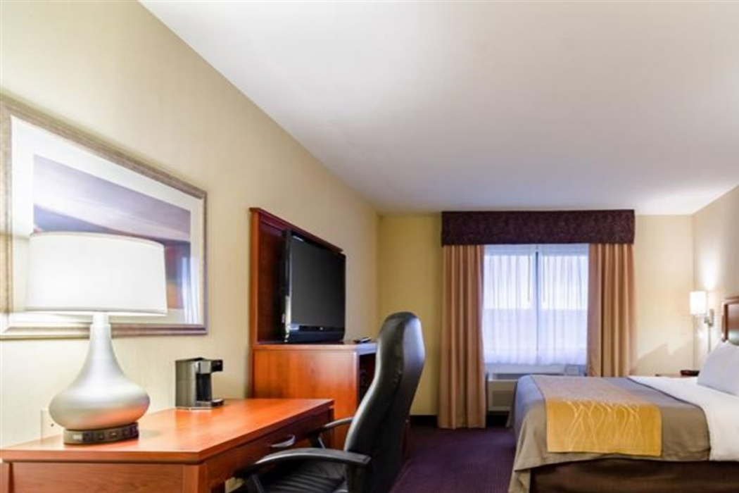 Quality Inn & Suites Colby, KS 13/51