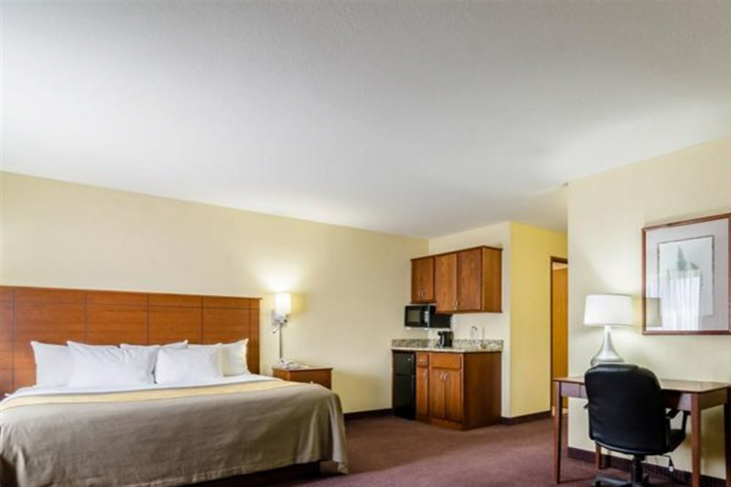 Quality Inn & Suites Colby, KS 11/51