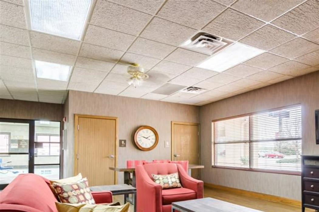Quality Inn & Suites Colby, KS 2/51