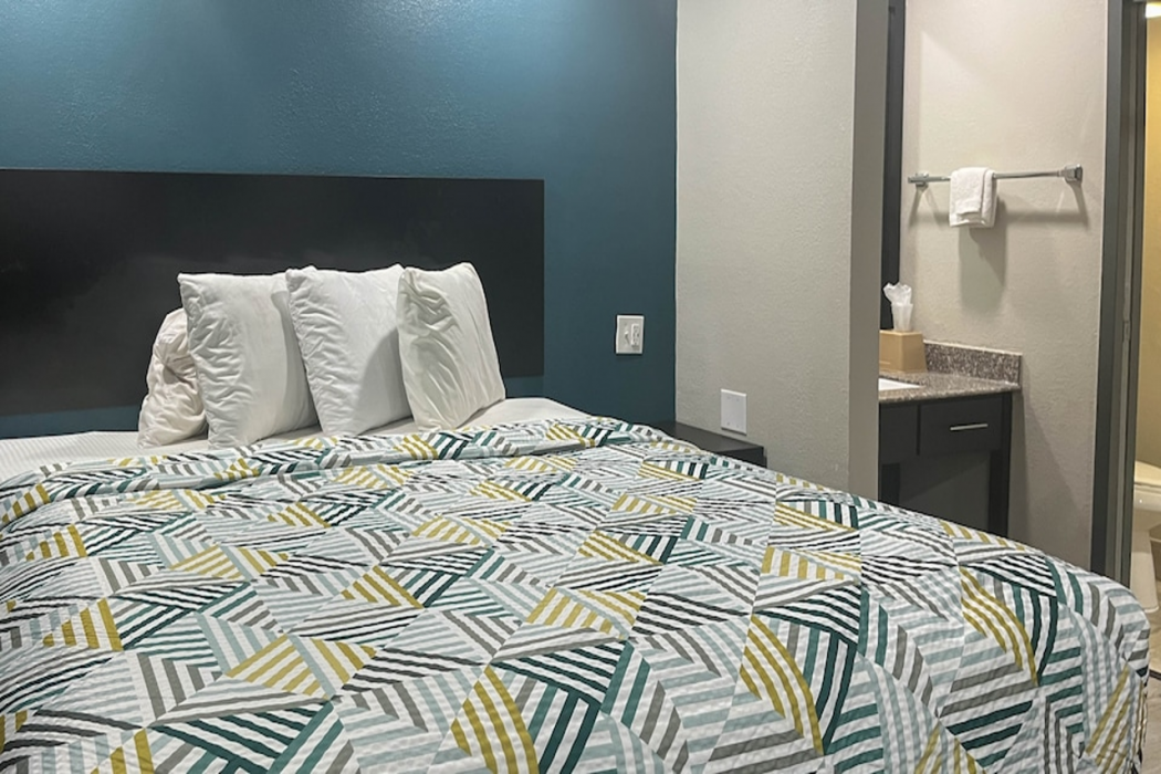 Studio6 Suites - Knoxville, TN - Downtown 7/35
