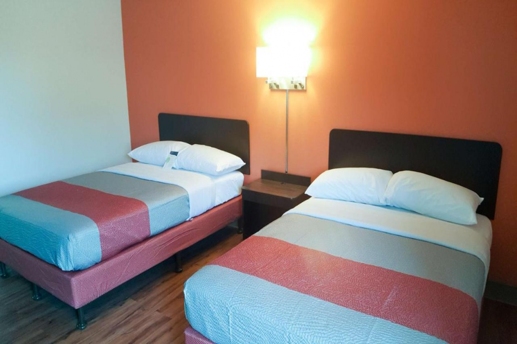 Motel6 Maryland Heights, MO 8/44