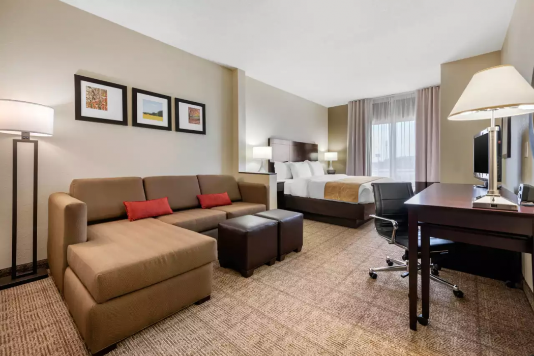 Comfort Suites Lafayette University Area 9/56