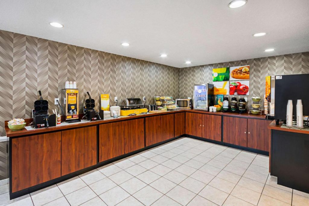 Quality Inn Fairmont 28/33