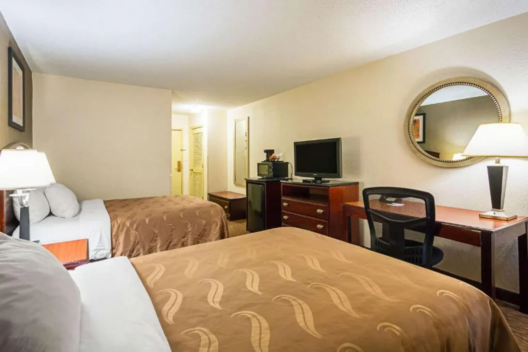 Quality Inn Fairmont 13/33