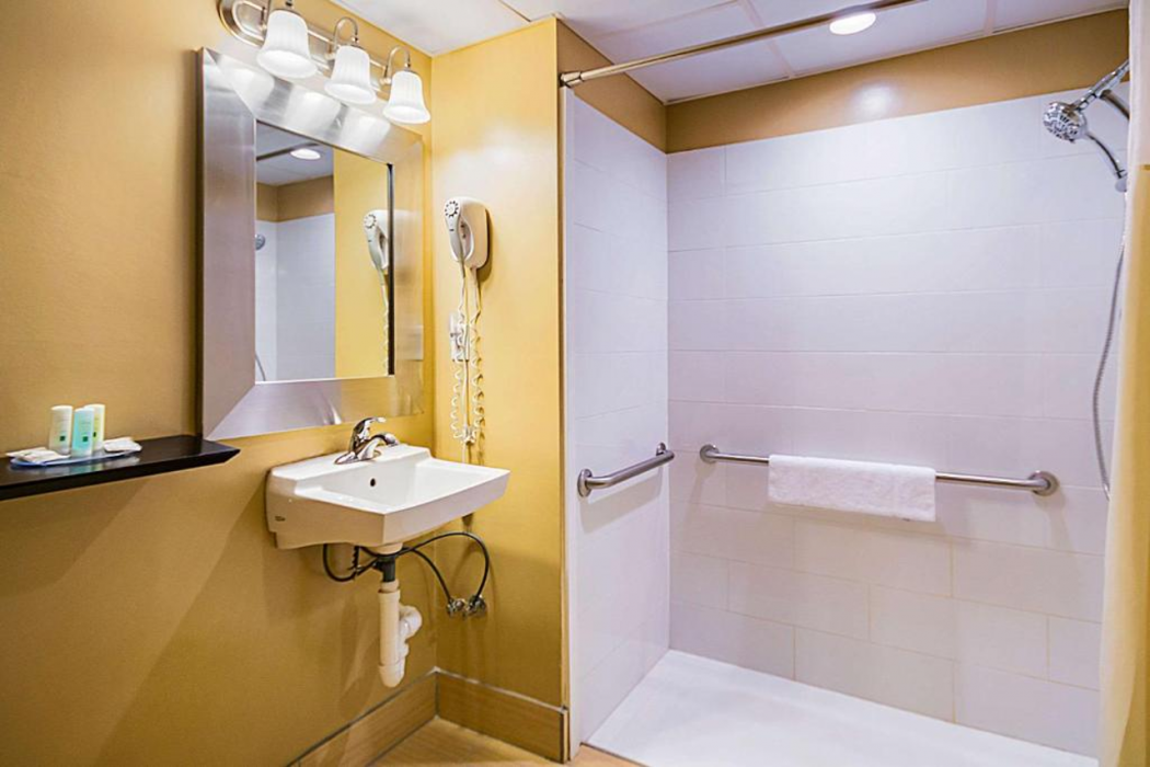 Quality Inn Fairmont 12/33