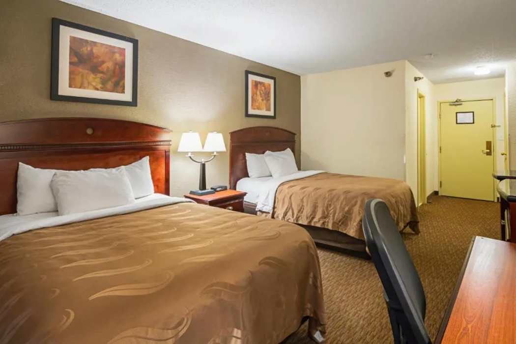 Quality Inn Fairmont 17/33