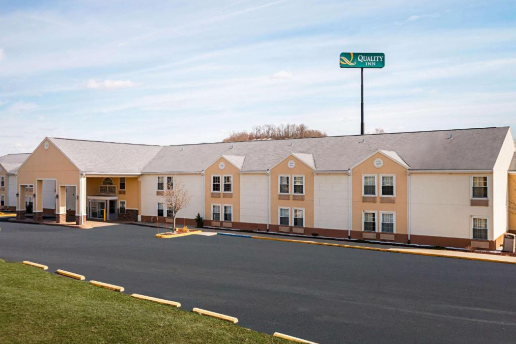 Quality Inn Fairmont 2/33