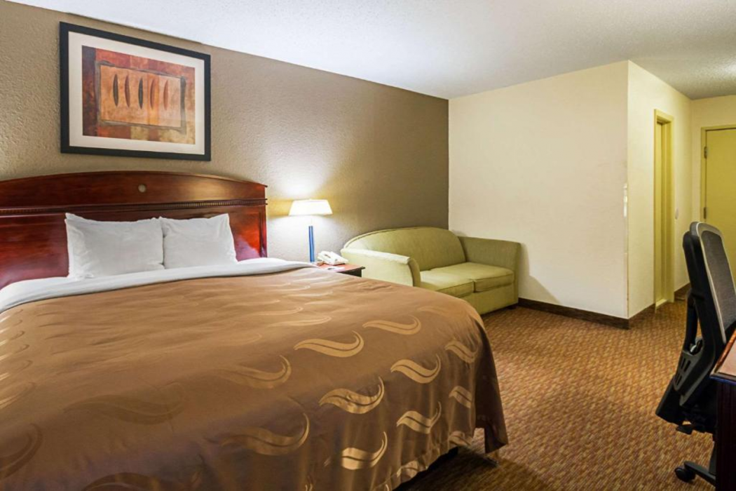 Quality Inn Fairmont 15/33