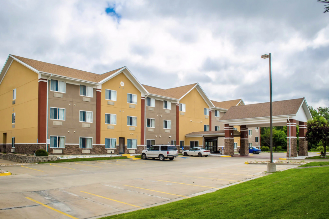 Quality Suites St. Joseph 1/24