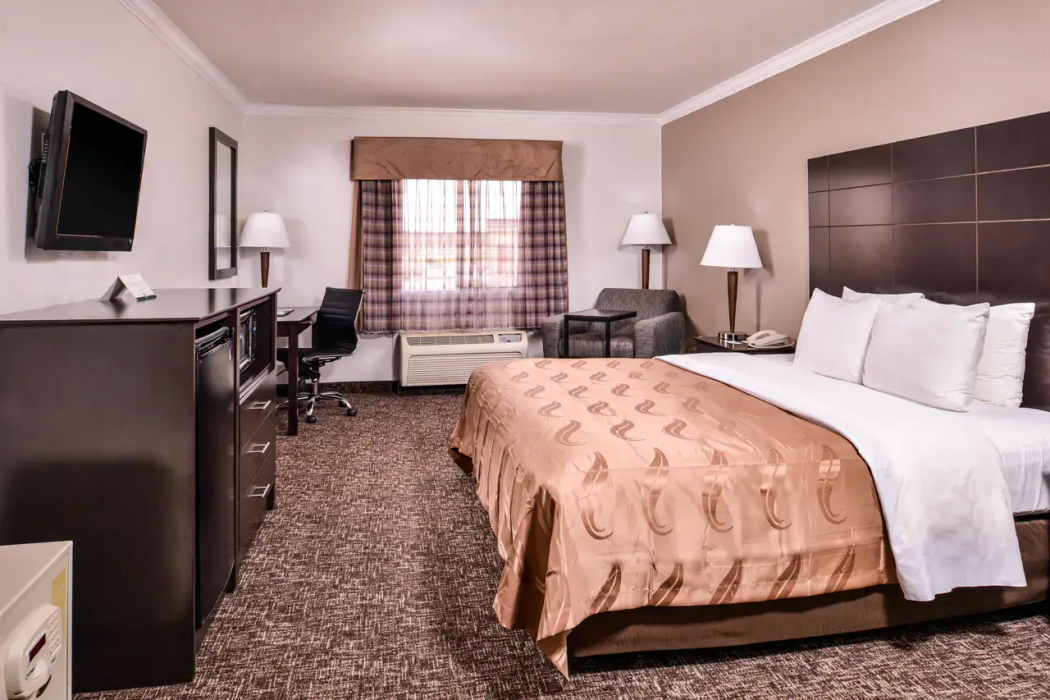 Quality Inn & Suites Beaumont 12/32