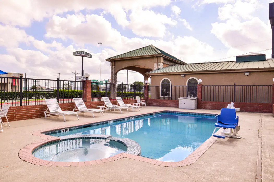 Quality Inn & Suites Beaumont 22/32