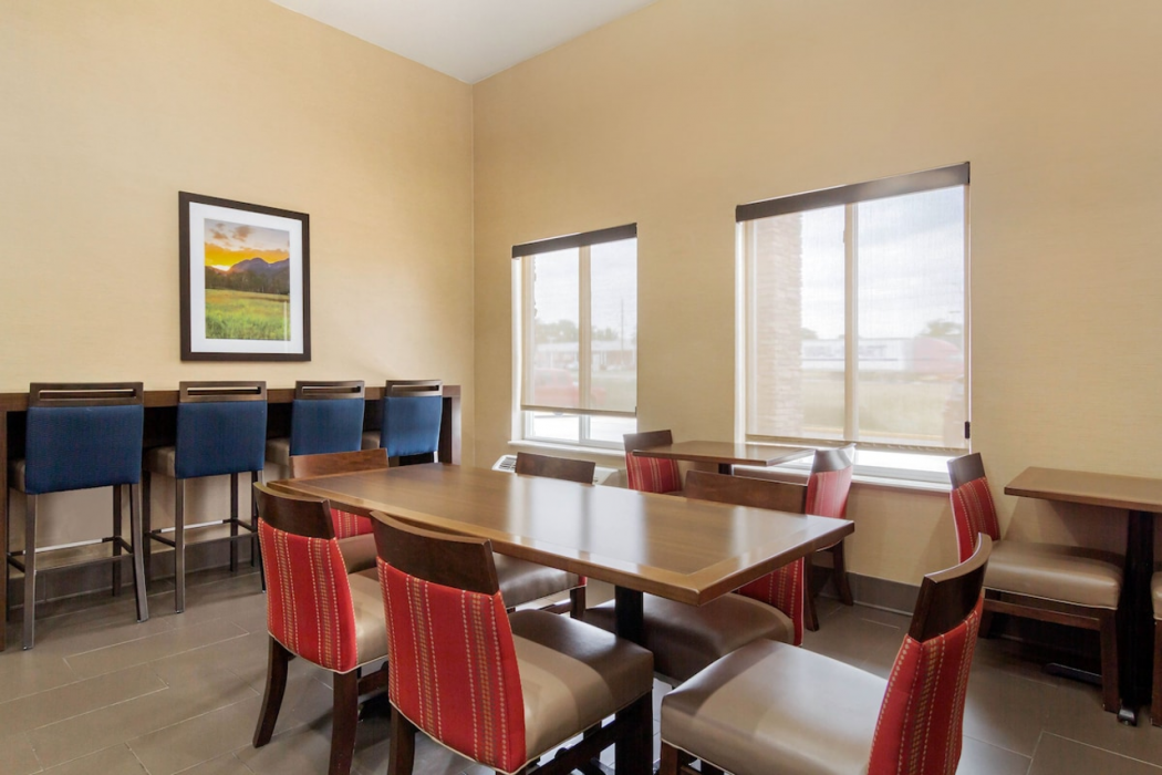 Comfort Inn & Suites Greeley, CO 20/54
