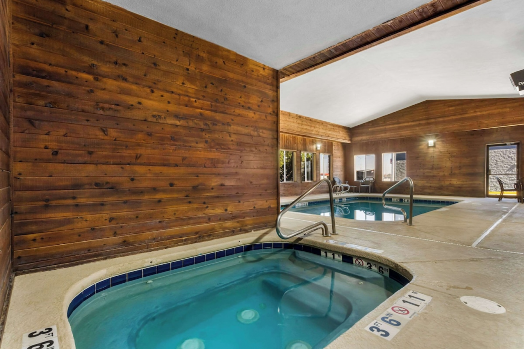 Comfort Inn & Suites Greeley, CO 23/54