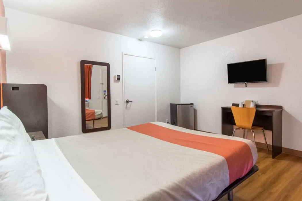 Motel6 Bakersfield, CA - Central 15/44