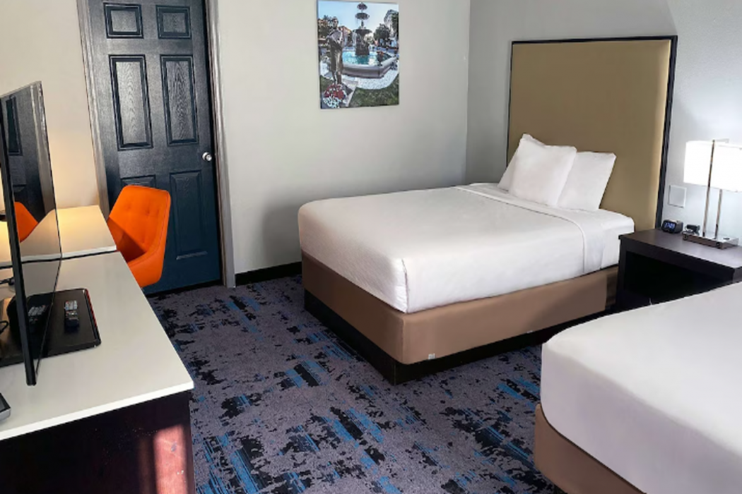 Hawthorn Extended Stay by Wyndham Chambersburg 8/14