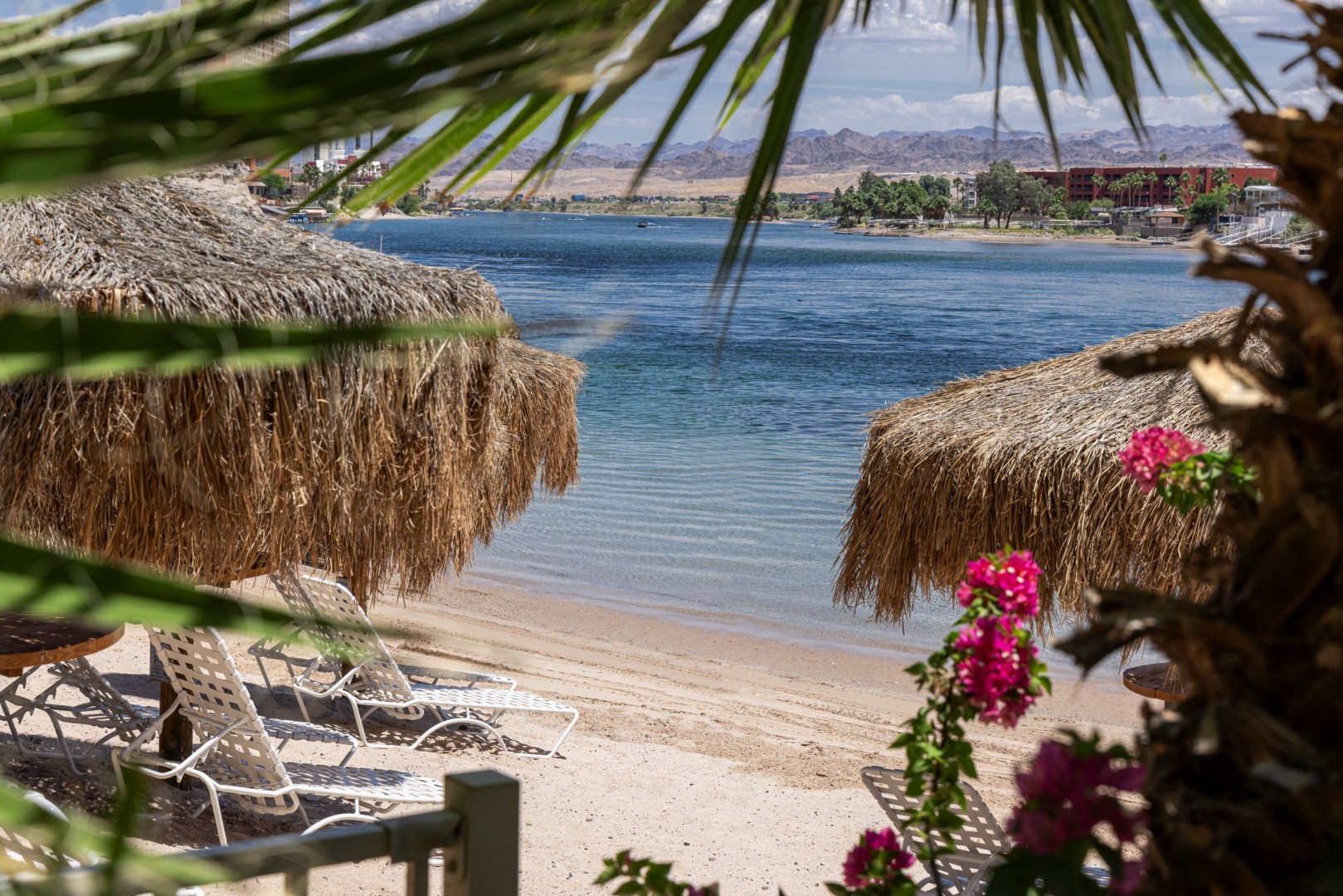 Harrah’s Laughlin - A Caesars Rewards Destination 11/85