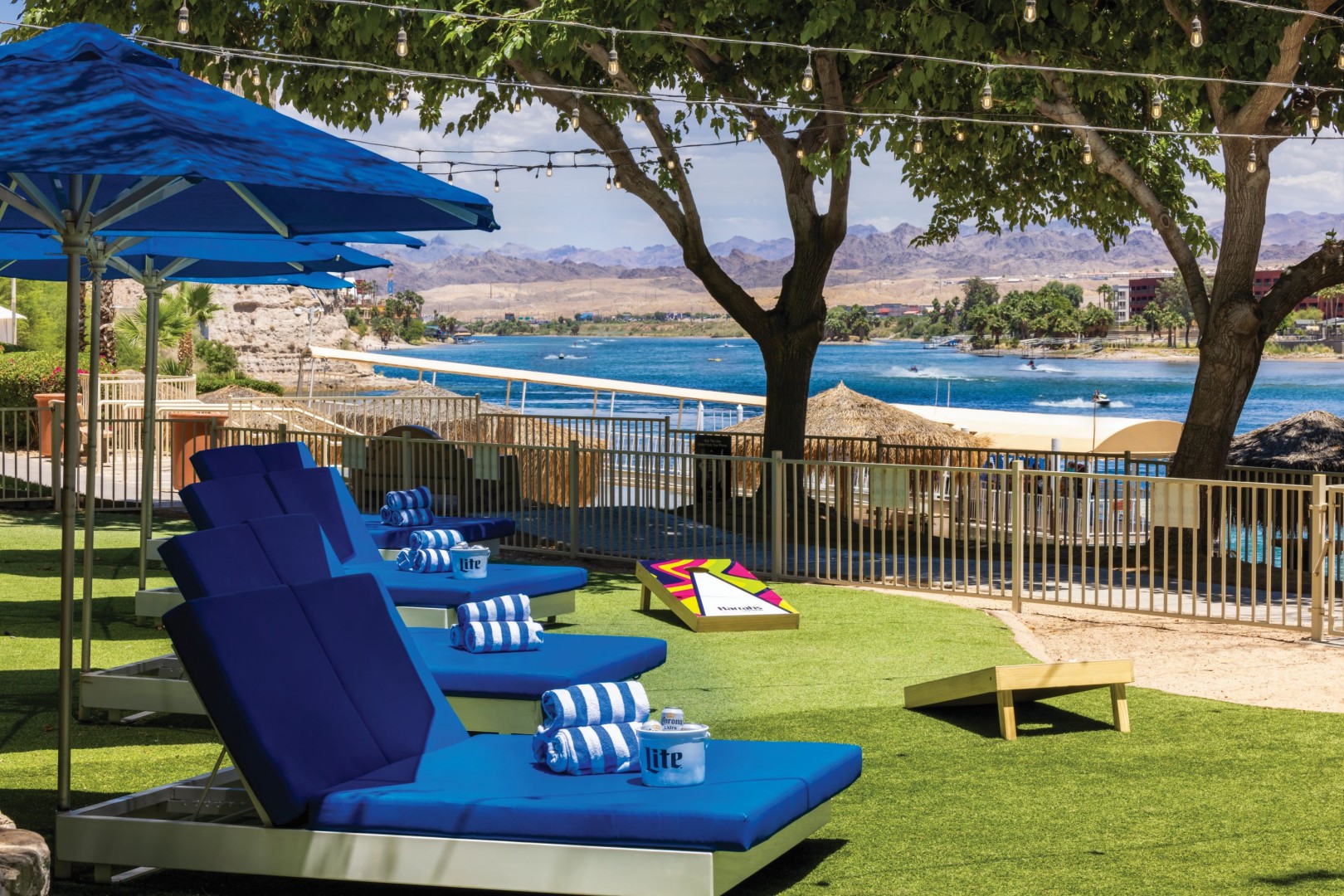 Harrah’s Laughlin - A Caesars Rewards Destination 10/85