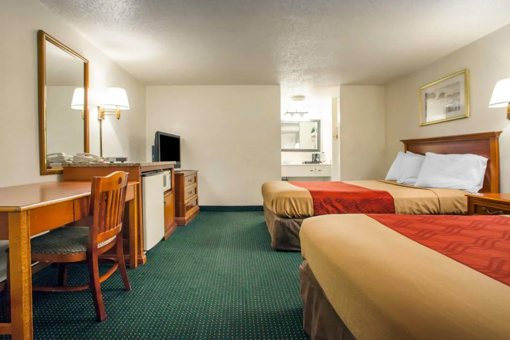 Econo Lodge Somers Point 12/23