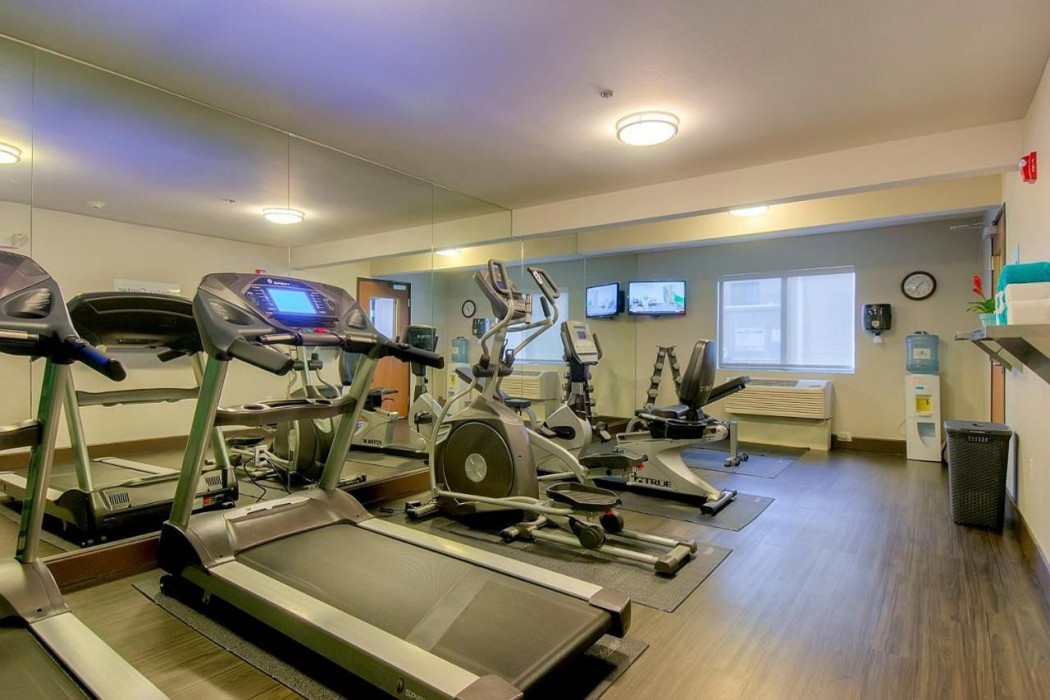 Holiday Inn Express Hotel & Suites Carlsbad Beach 14/45