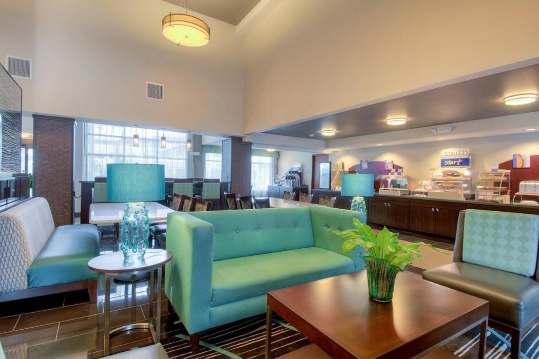 Holiday Inn Express Hotel & Suites Carlsbad Beach 12/45