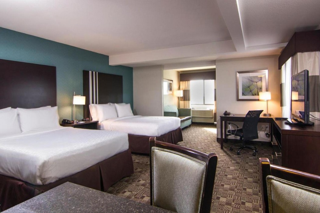 Holiday Inn Express Hotel & Suites Carlsbad Beach 8/45