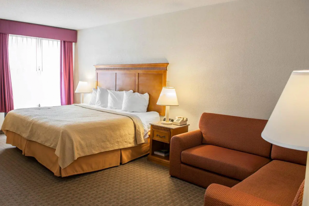 Lafayette Inn & Suites 12/48