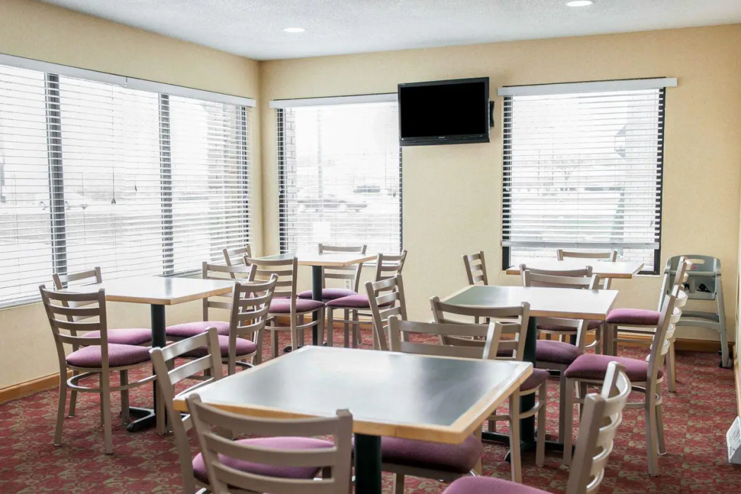 Lafayette Inn & Suites 35/48