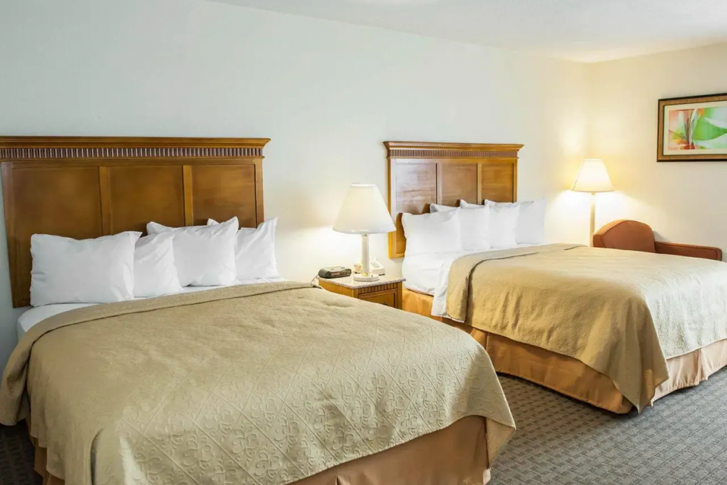 Lafayette Inn & Suites 17/48