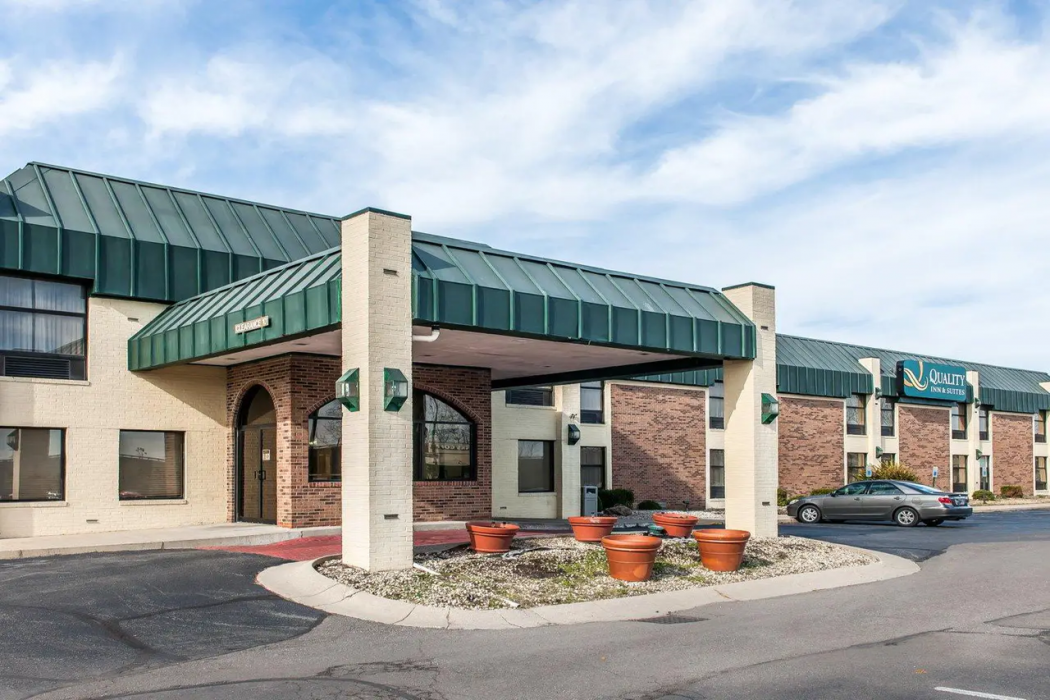 Quality Inn & Suites Shelbyville I-74, IN 1/20