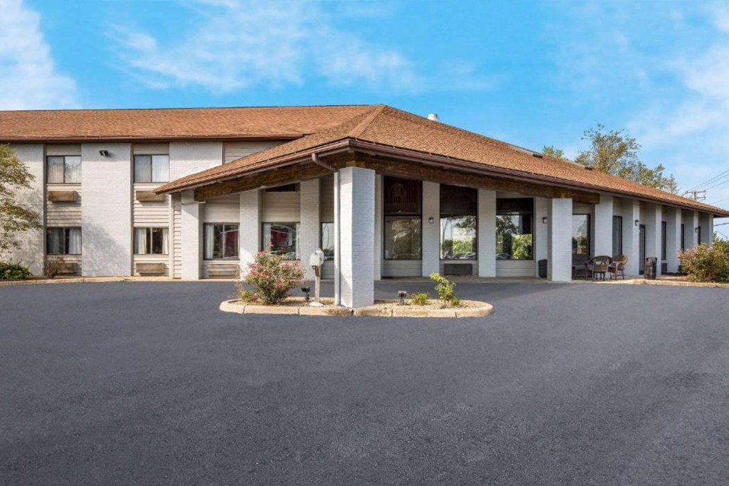 Quality Inn Ashland I-70 and US 250 3/31