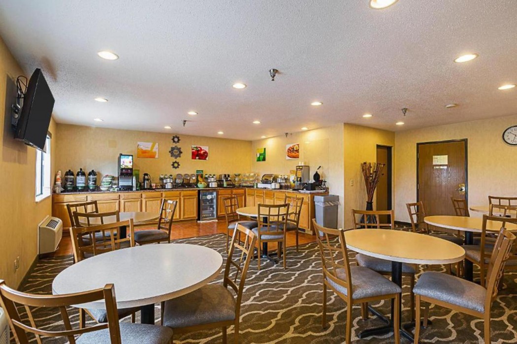 Quality Inn Waverly IA 22/51