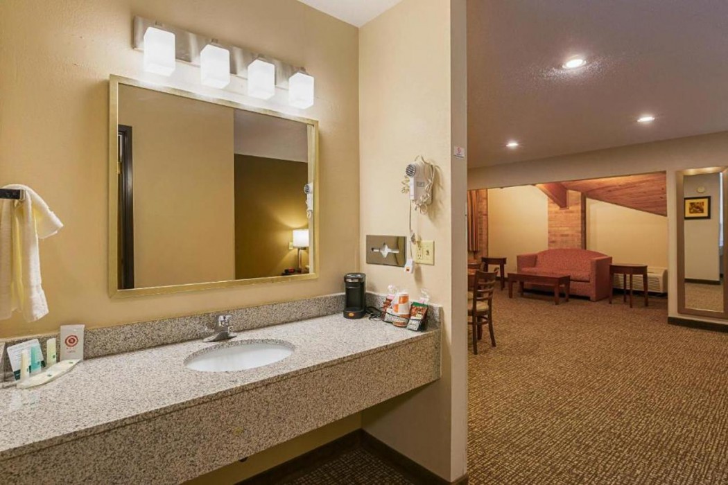 Quality Inn Waverly IA 18/51