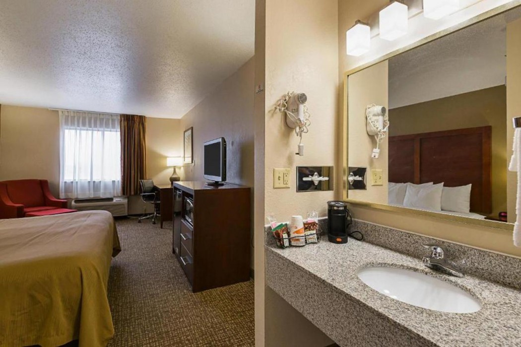 Quality Inn Waverly IA 21/51