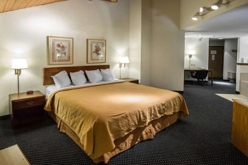 Quality Inn Dundee, MI 15/30