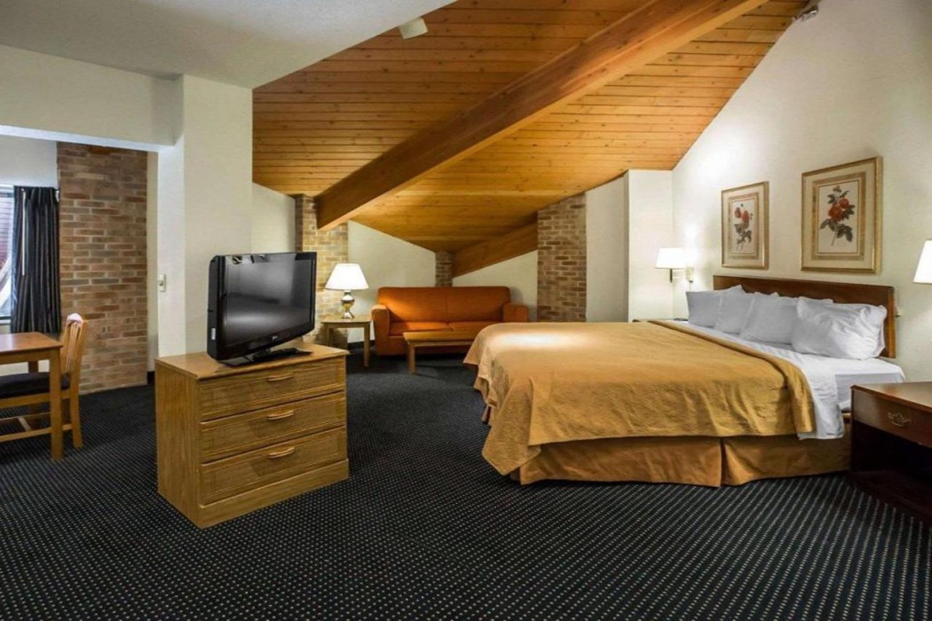 Quality Inn Dundee, MI 12/30