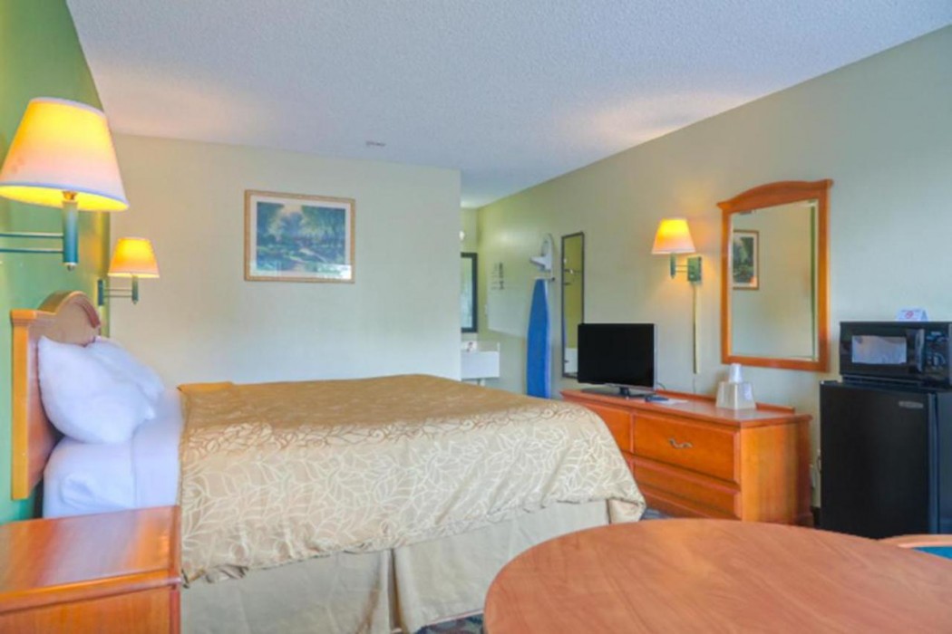 Economy Inn by OYO Ashburn I-75 13/54