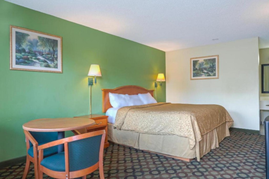 Economy Inn by OYO Ashburn I-75 11/54