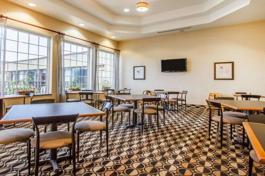 Quality Inn & Suites Greenville I-65 5/34