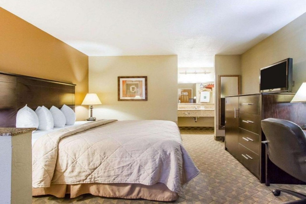 Quality Inn & Suites Greenville I-65 15/34