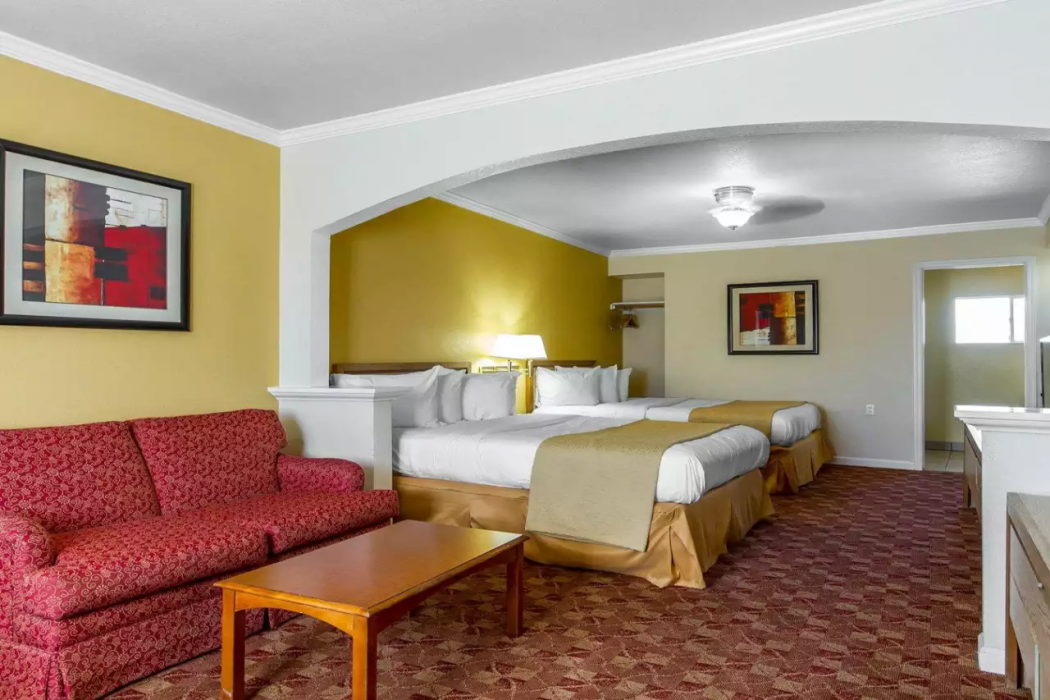 Quality Inn Ukiah, CA 24/43