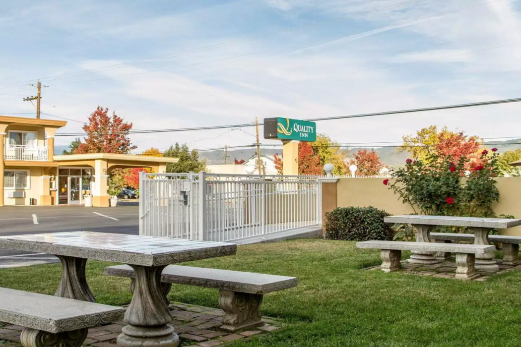 Quality Inn Ukiah, CA 25/43