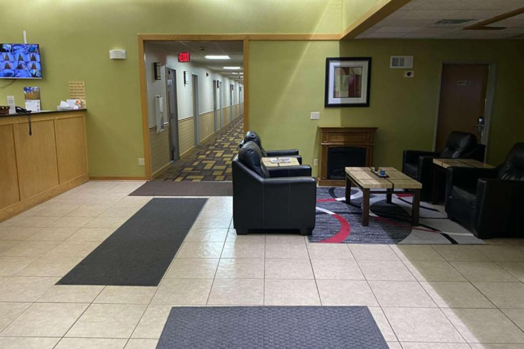 Coratel Inn & Suites by Jasper River Falls 32/60