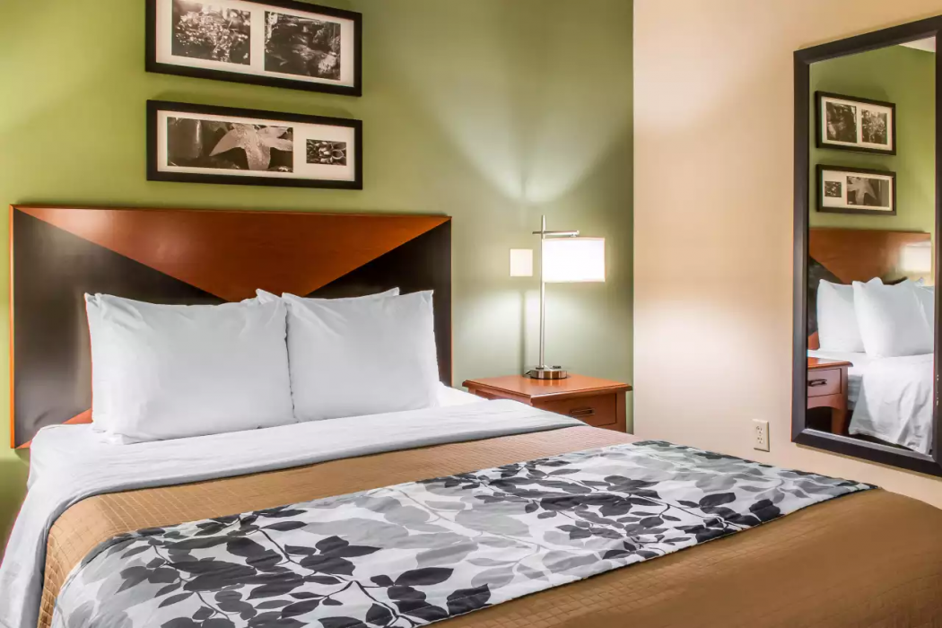 Sleep Inn & Suites of Lancaster County 10/35