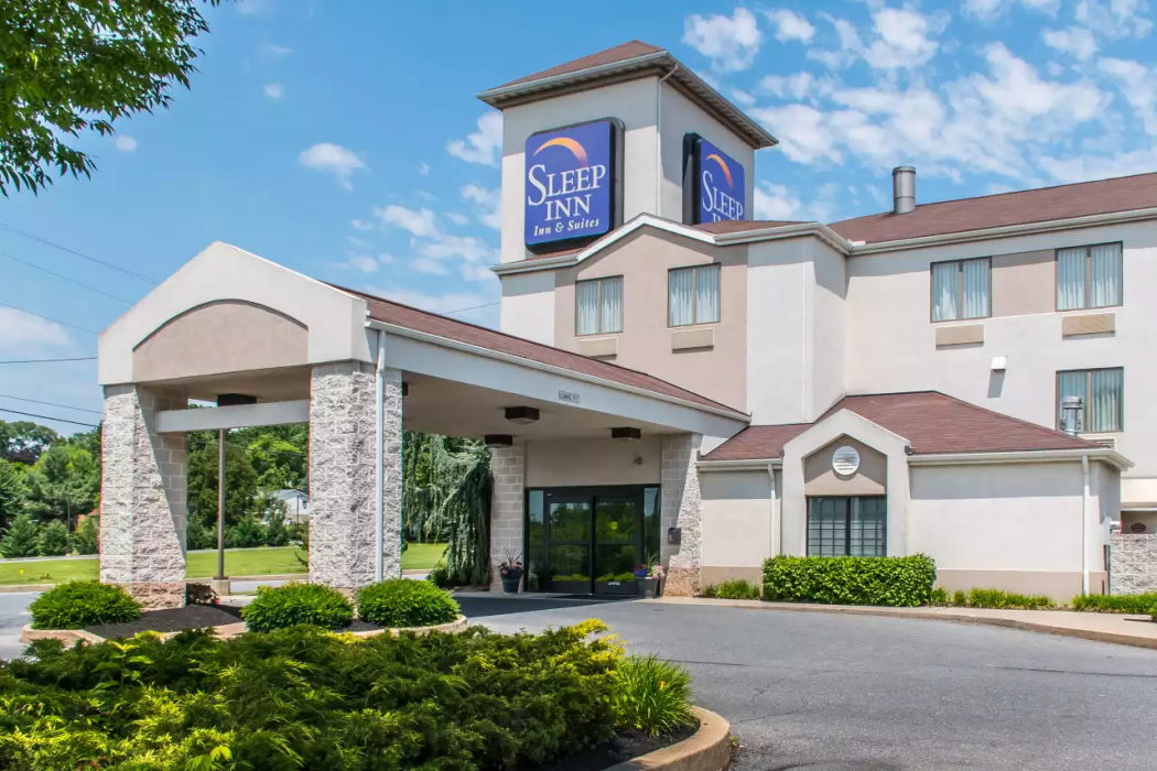 Sleep Inn & Suites of Lancaster County 1/35
