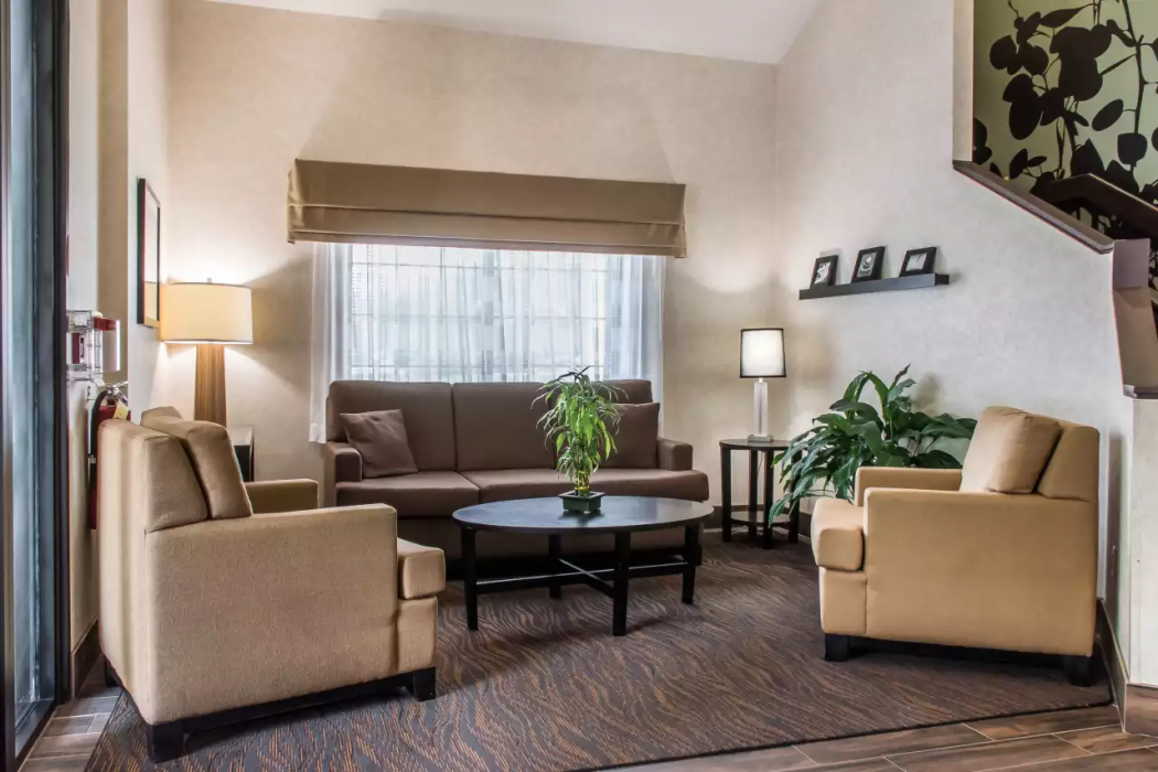 Sleep Inn & Suites of Lancaster County 16/35