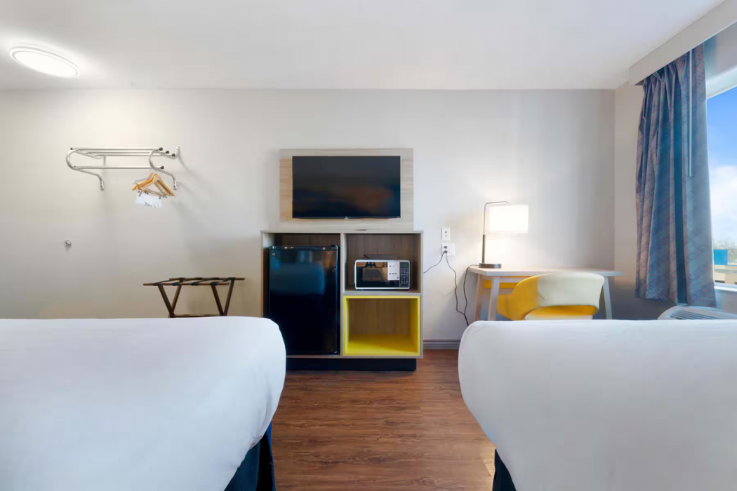 Days Inn by Wyndham Thornton 18/59
