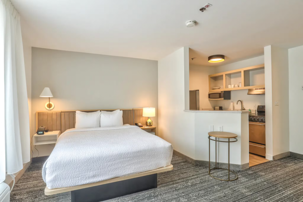 Alluxsuites at 1876, an Ascend Collection Hotel detail