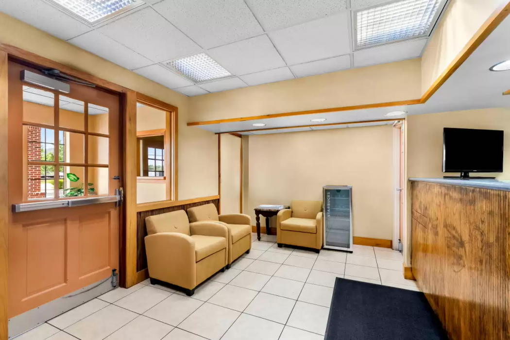 Suburban Studios Chattanooga Northeast - Ooltewah 5/29